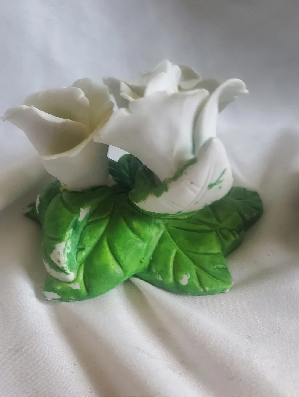 Capodimonte Style Vtg White Porcelain Ceramic Floral Accent Pair Green Leaves
